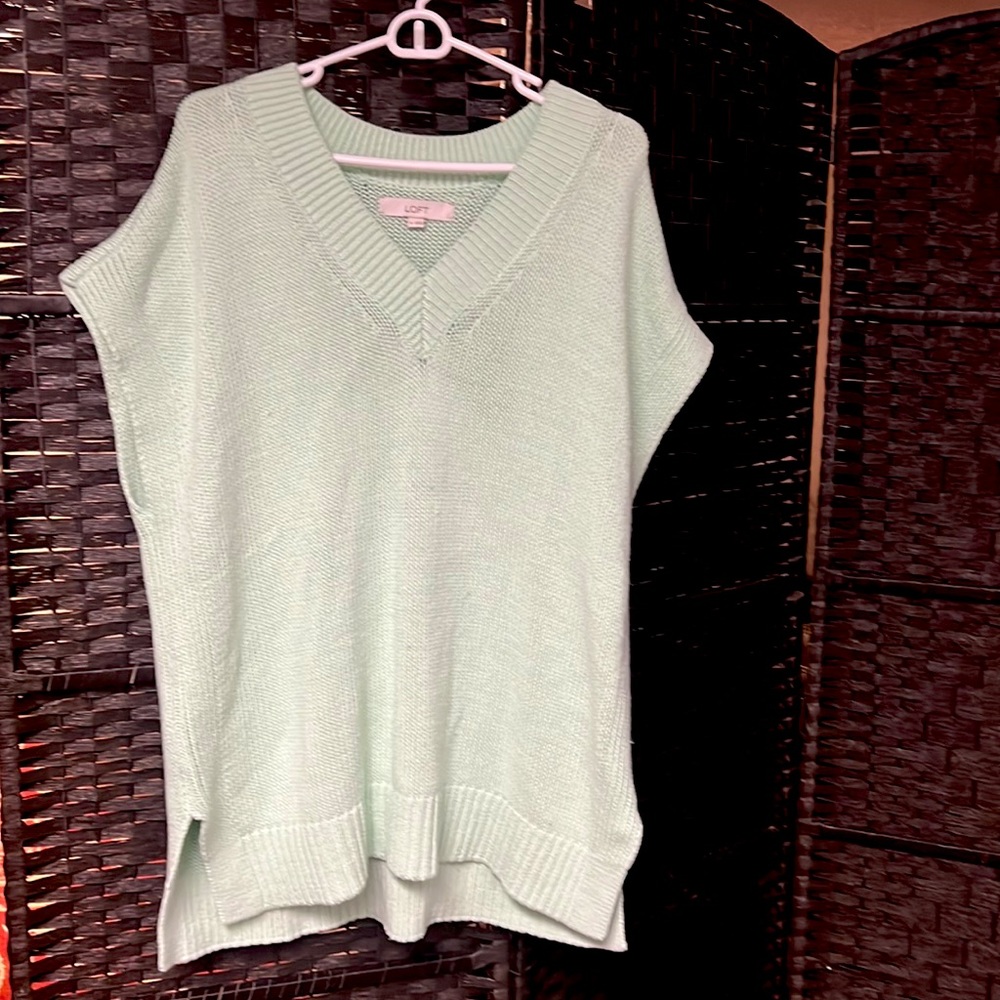 Loft mint green sweater vest, new, never worn